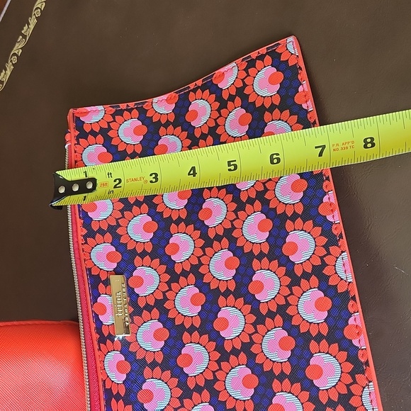 NWOT ❗️ Trina Turk red and blue large shoulder tote with matching pocketbook - Picture 15 of 17